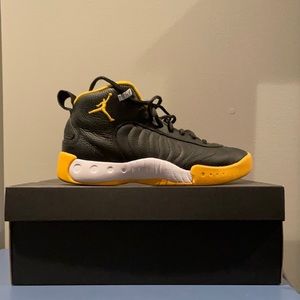 Air Jordan Jumpman pro Black University Gold